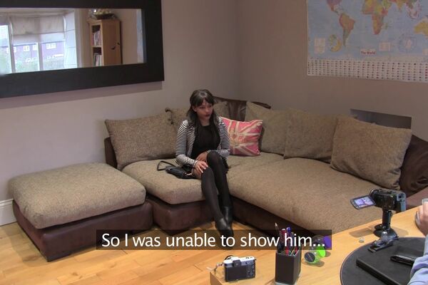 'Webcam'-Szene aus Jasmine Webb - Fake Agent UK 13