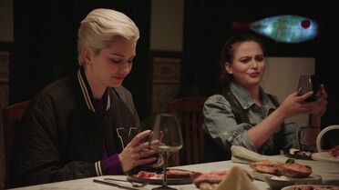 Ariana Van X & Skye Blue - A Taste Of Kunst | EROTIK.com