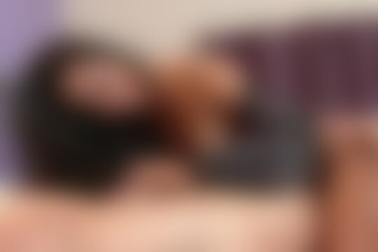 'CFNM'-Szene aus Annie Cruz - CFNM - Clothed Female Naked Male: Happy Endings