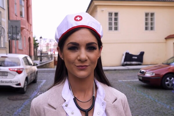 'Krankenschwester'-Szene aus Lullu Gun - Geile deutsche Krankenschwestern